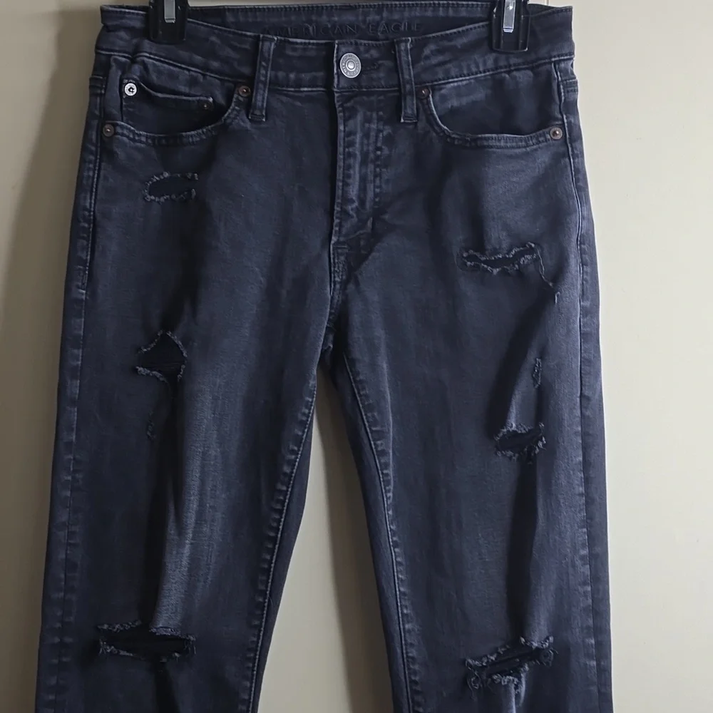 Distressed Gray Women Jeans American Eagle Outditters 28x30 - Picture 2 of 7